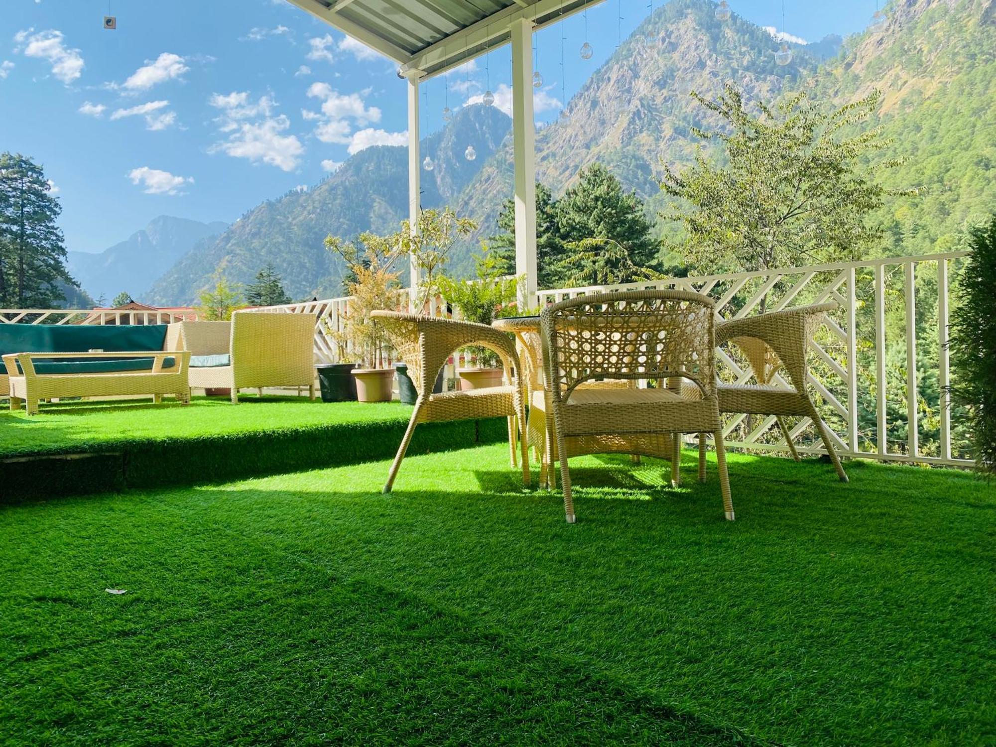 Royal Castle Hotel Kasol Eksteriør billede