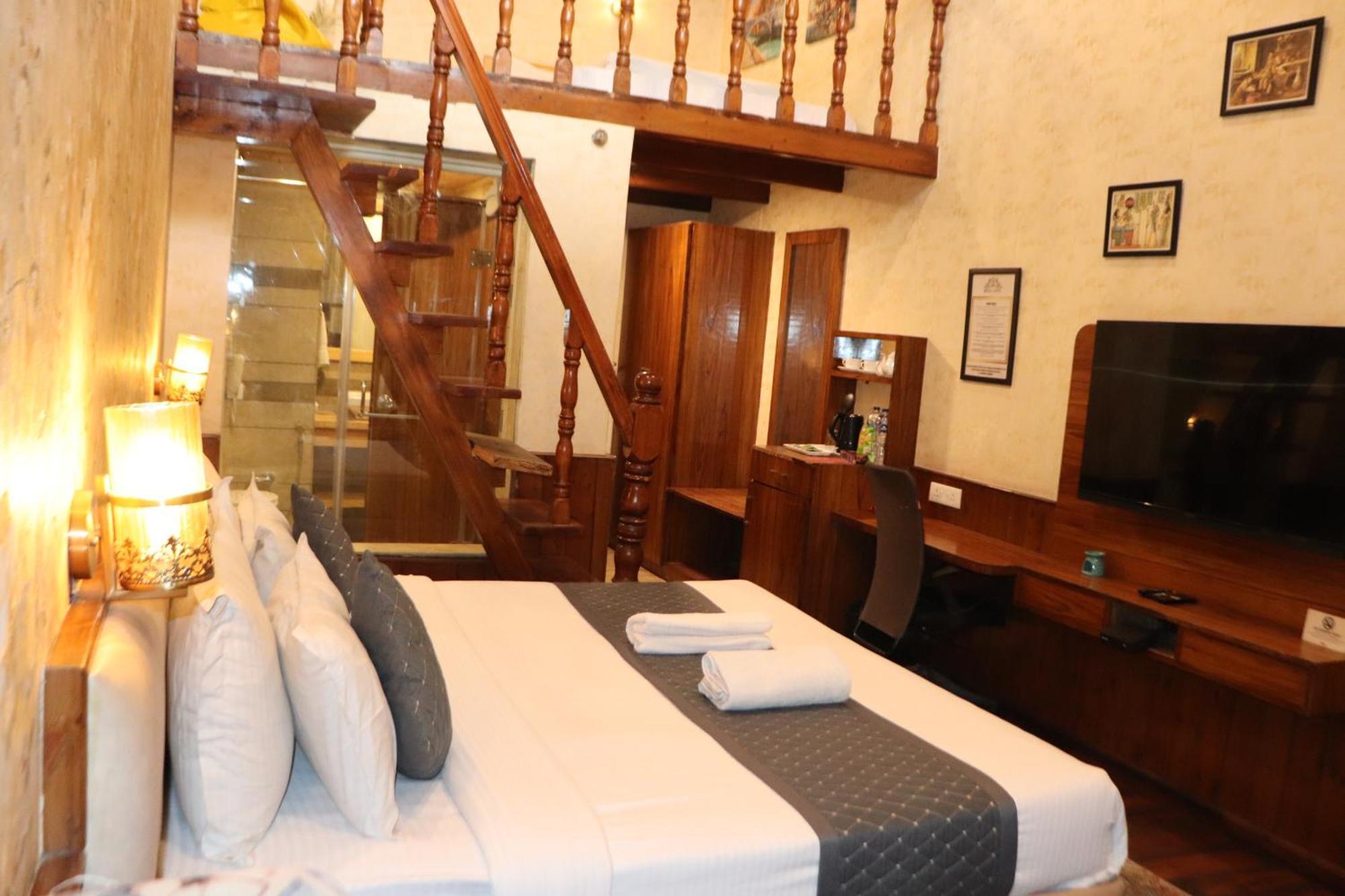 Royal Castle Hotel Kasol Eksteriør billede